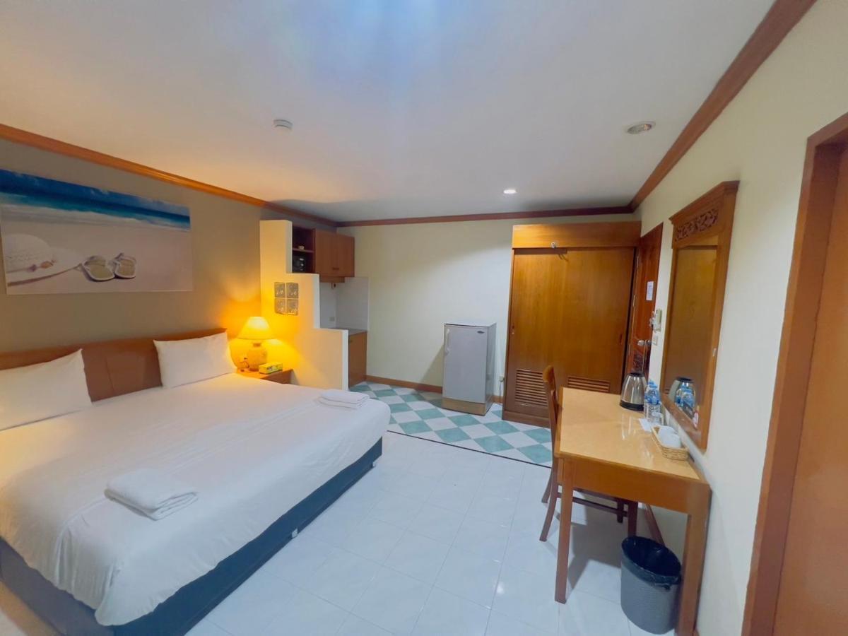 Готель Royal Vista Patong Екстер'єр фото