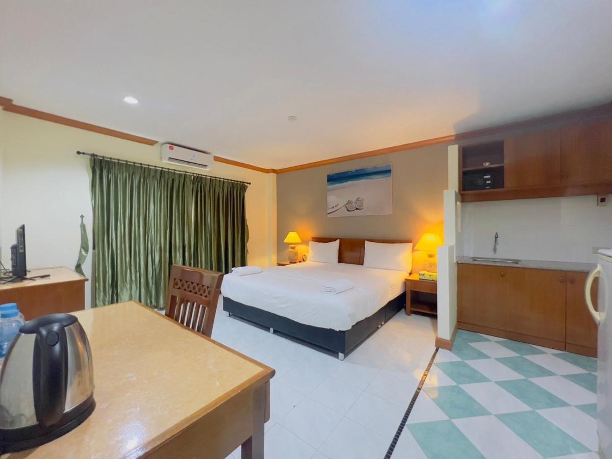 Готель Royal Vista Patong Екстер'єр фото