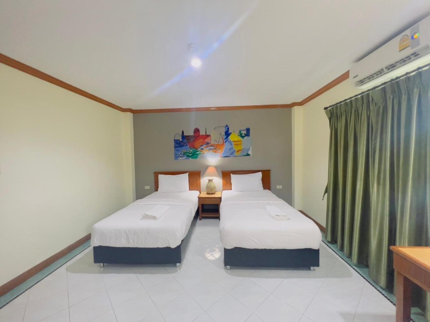 Готель Royal Vista Patong Екстер'єр фото