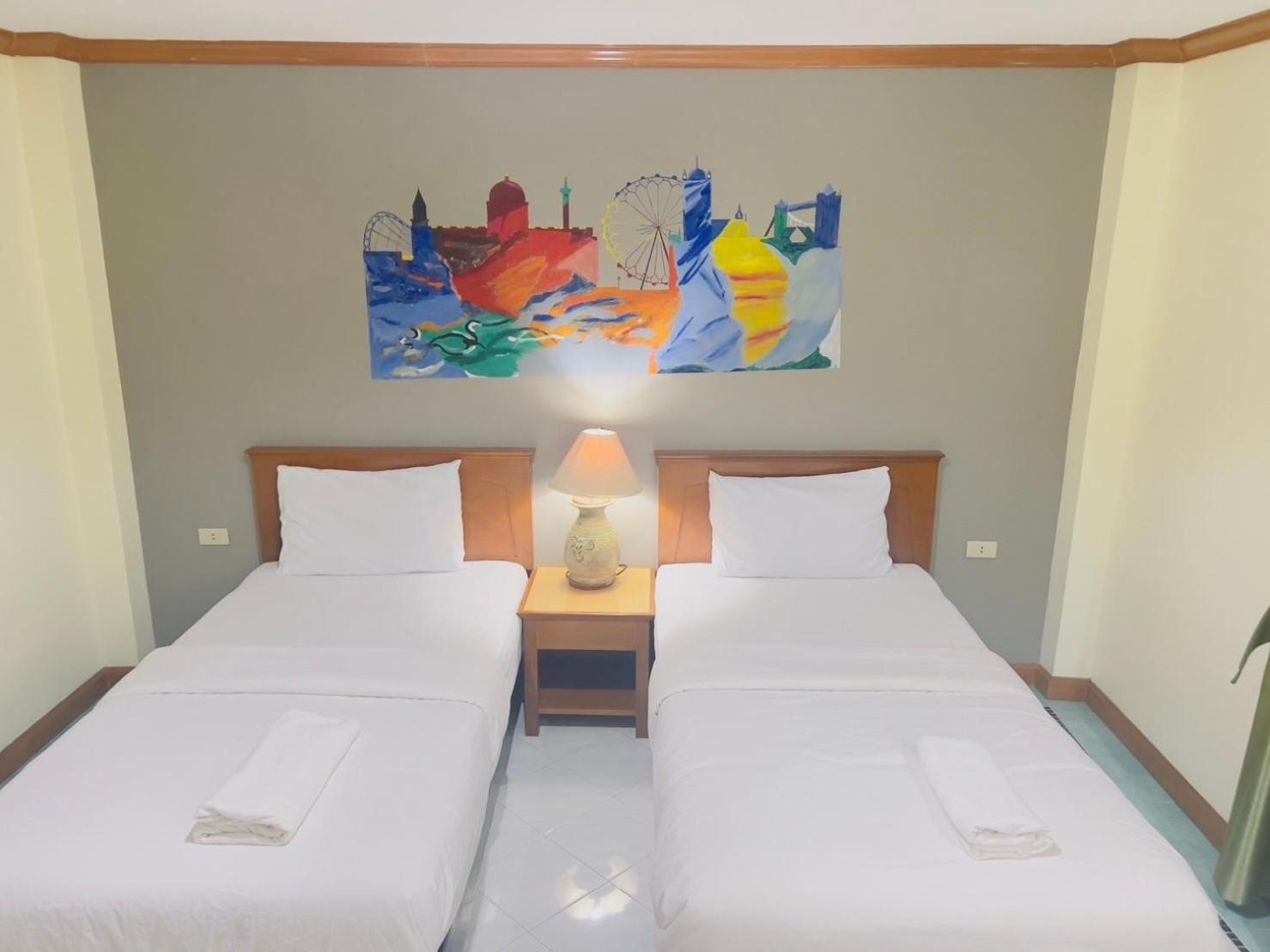 Готель Royal Vista Patong Екстер'єр фото