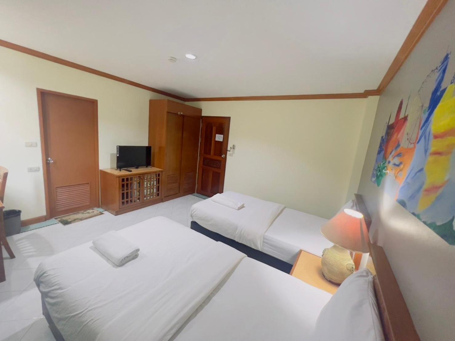 Готель Royal Vista Patong Екстер'єр фото